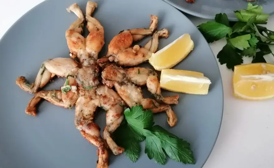 Jak zrobić żabie udka? Przepis krok po kroku i porady