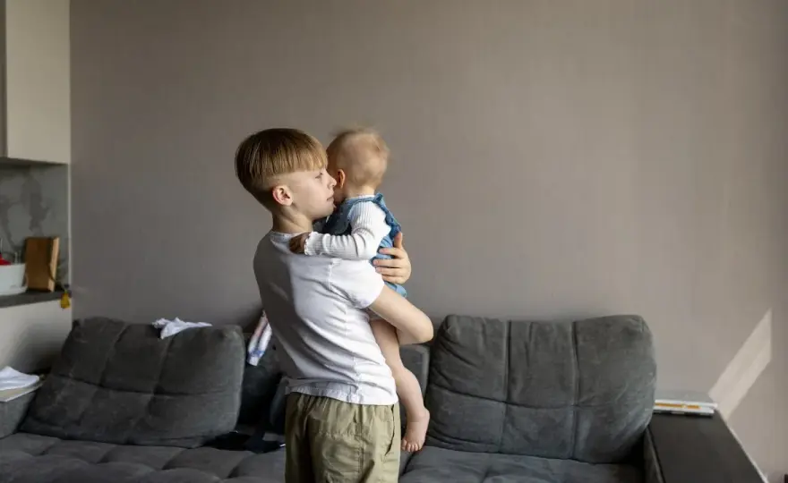 Dziecko samo w domu - Od jakiego wieku? Przepisy i test gotowości