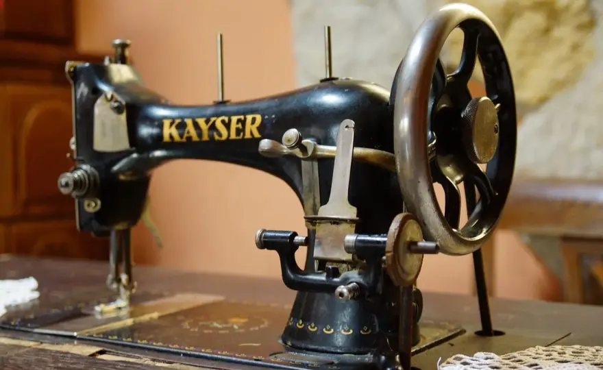 Jak uszyć pelerynę dla dziecka? Prosty przewodnik DIY