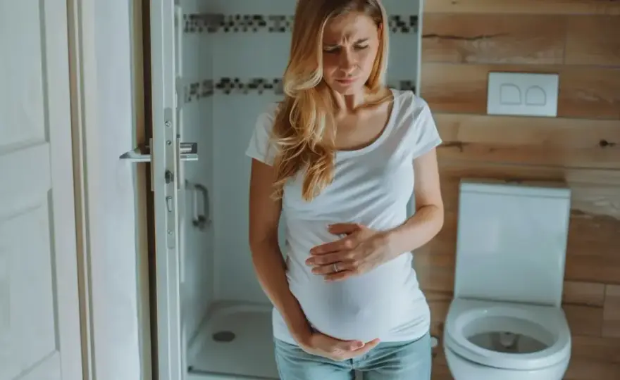 Ból podbrzusza w ciąży - kiedy do lekarza? Sprawdź!