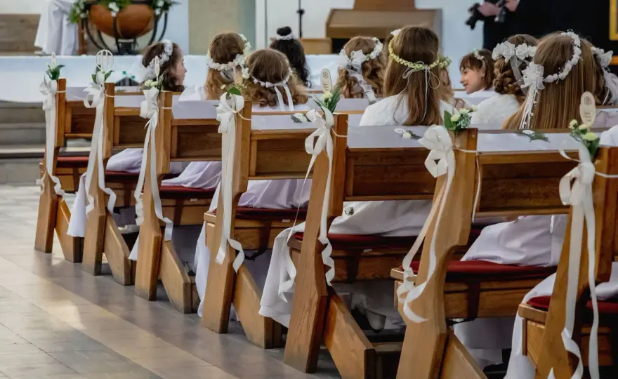 Ile trwa komunia w kościele - Jak zaplanować dzień bez pośpiechu?