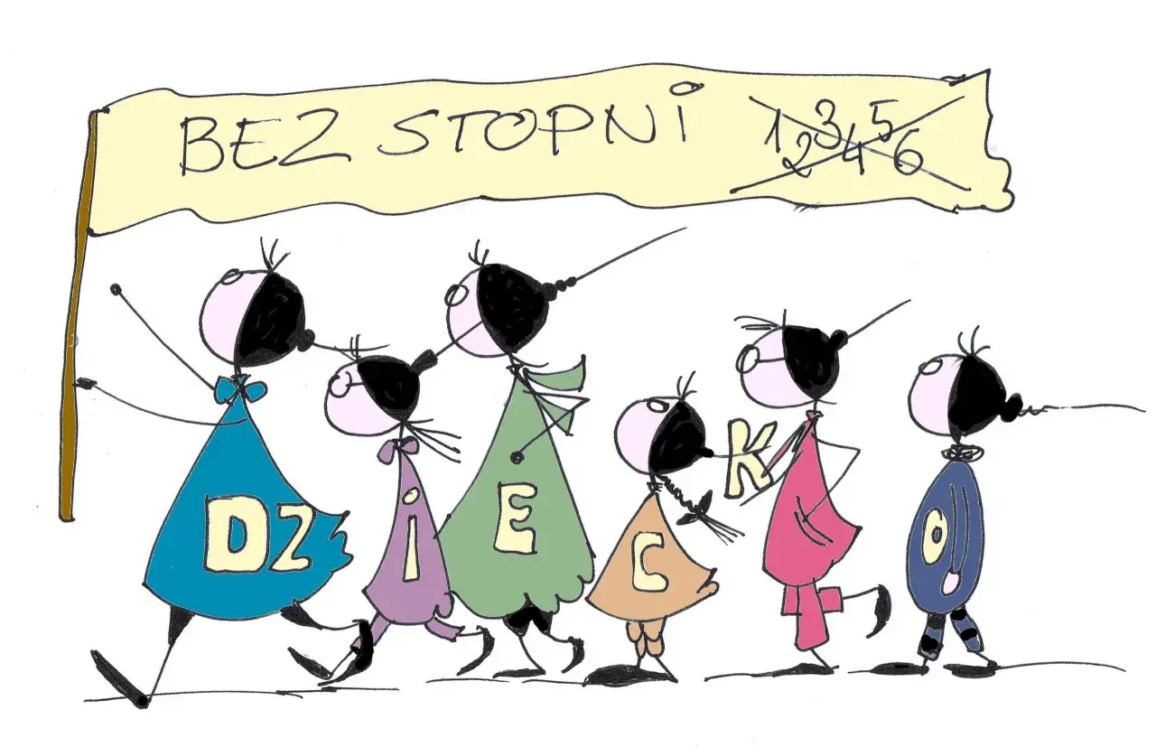 Dzieci idą z transparentem "BEZ STOPNI 1,2,3,4,5,6". Na ich strojach litery tworzą słowo "DZIECEK".